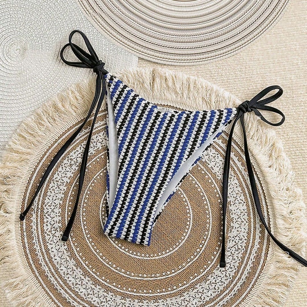 Damen Hochgeschnittenes Bikiniunterteil mit eleganten Bindebändern Echo Archiv