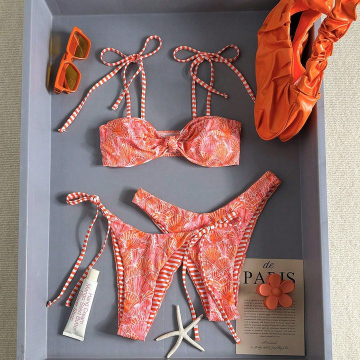Damen Bandeau-Bikini mit Rüschen und seitlichen Bindebändern Echo Archiv