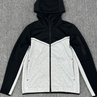 Herren sportliche Fleecejacke mit verstellbarem Kapuzenkragen und funktionalen Reißverschlusstaschen Echoarchiv