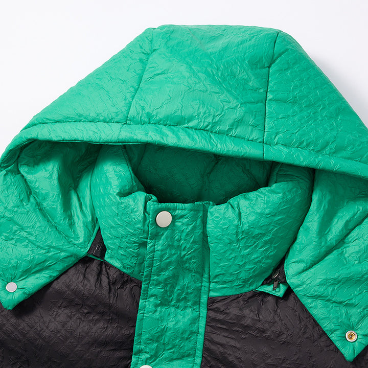 Herren modische Daunenjacke mit Kapuze und kontrastierenden Einsätzen Echoarchiv