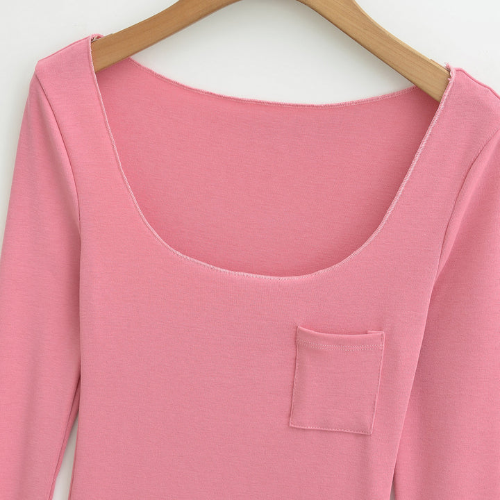 Damen Figurbetontes geripptes Langarmshirt mit weitem Quadrat-Ausschnitt und Brusttasche Echoarchiv