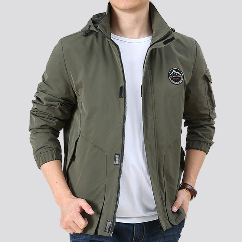 Herren Leichter Urbaner Softshell-Hoodie mit Ärmeltasche und hohem Stehkragen Echoarchiv