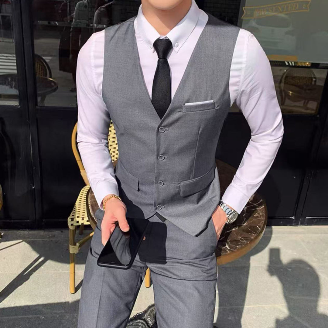 Herren eleganter Slim-Fit Anzug mit praktischen Taschen Echoarchiv