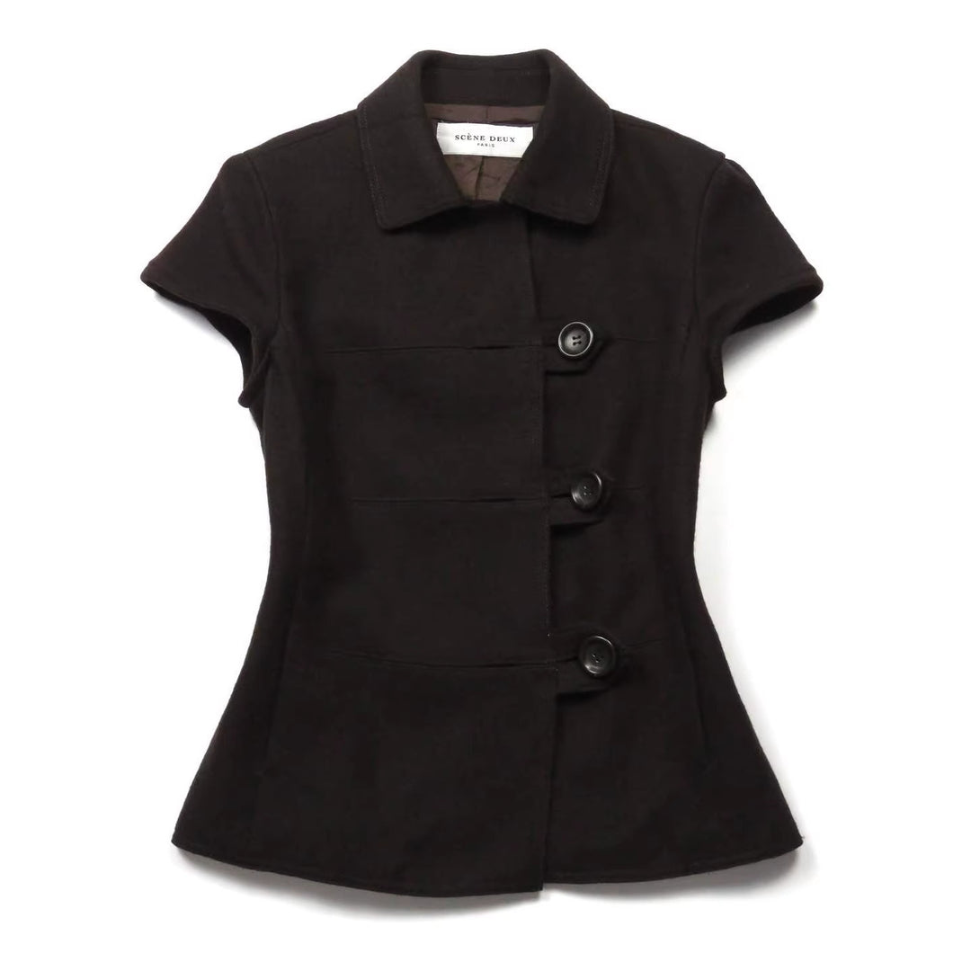 Damen Figurumspielende Kurzarmjacke mit Knopfdetails Echo Archiv