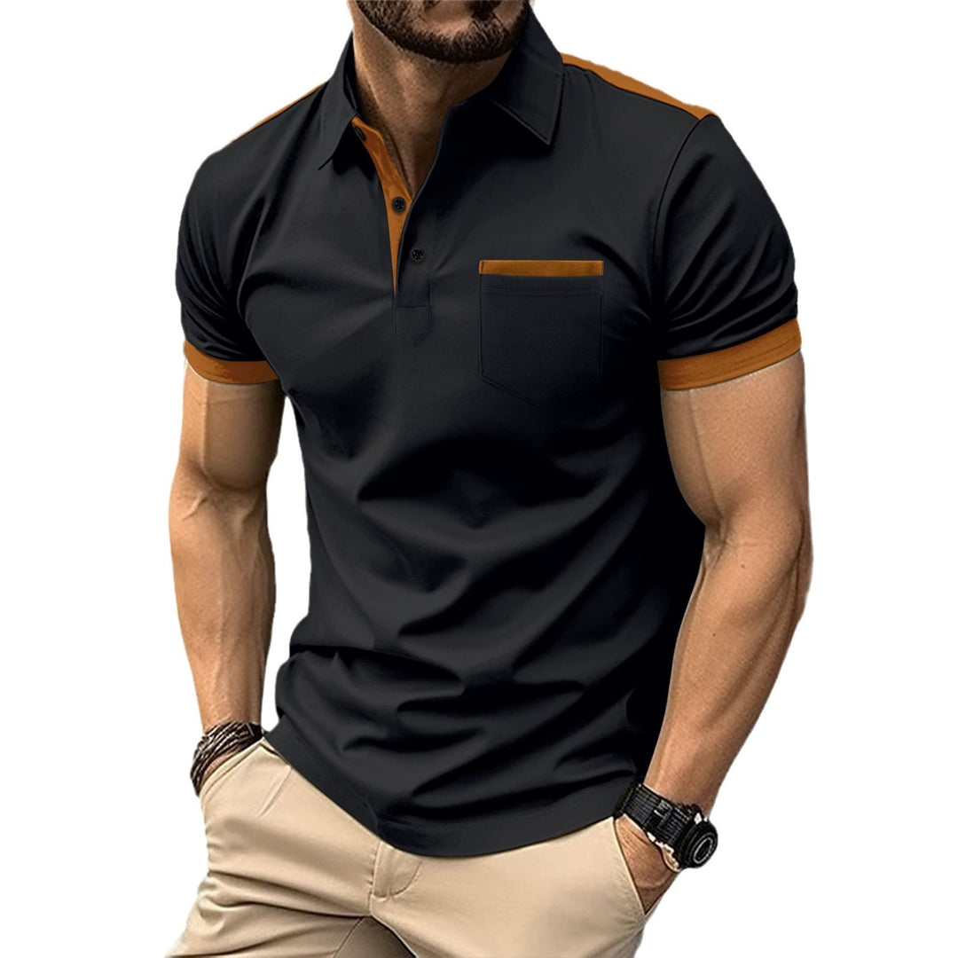 Herren modisches Kurzarmpoloshirt mit dekorativer Brusttasche und kontrastierenden Details Echoarchiv
