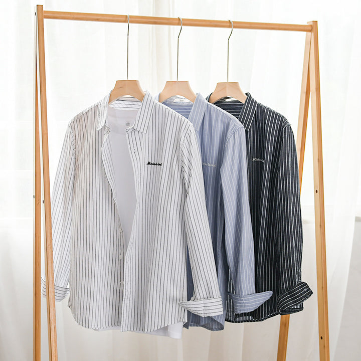 Herren Nadelstreifen-Lagenhemd im Overshirt-Stil mit dezenter Bruststickerei Echoarchiv