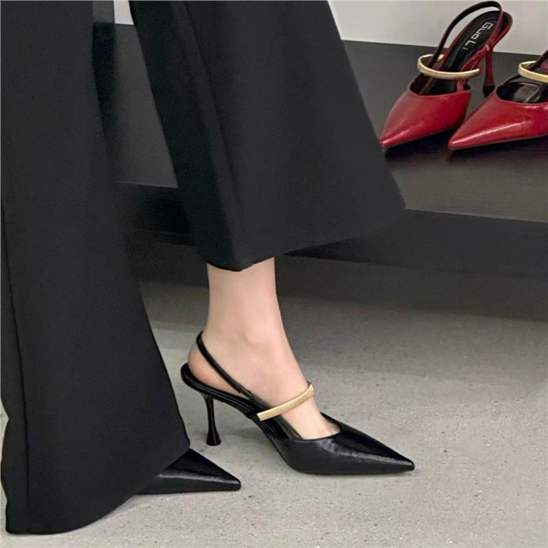 Damen Spitz zulaufende Slingback-Mules mit goldfarbenem Zierriemen und skulpturiertem Stiletto-Absatz – Lioré