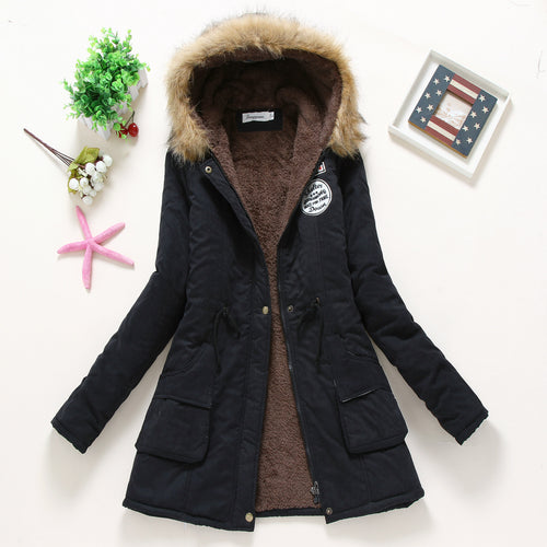 Damen taillierter Winterparka mit Teddyfutter Kunstfellkapuze und Tunnelzug – Avérine