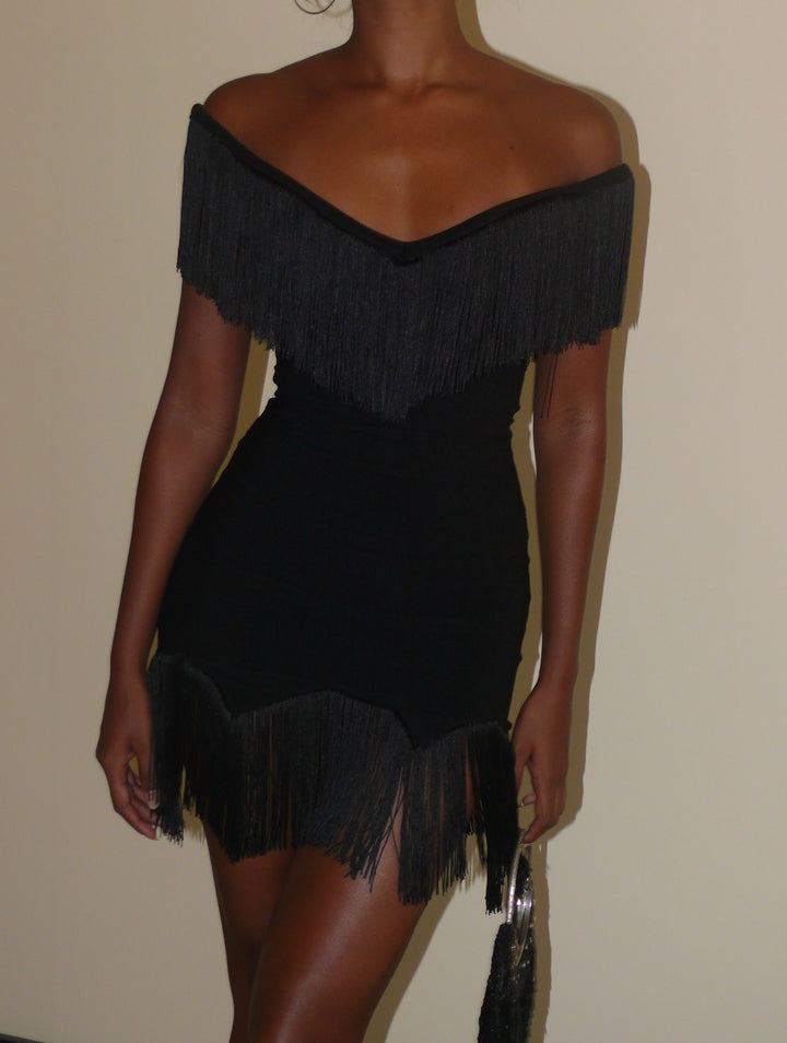 Damen Top mit fransigem Detail und Off-Shoulder-Design Echo Archiv