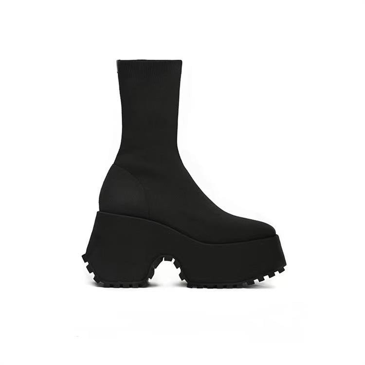 Damen Plateau‑Sock‑Boots mit markanter Lug‑Sohle und skulpturaler Plattform Echo Archiv