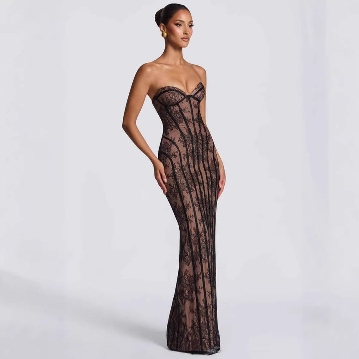Damen Abendkleid mit raffinierten Spitzen-Details Echo Archiv