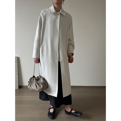 Damen Modischer und eleganter Trenchcoat Echoarchiv