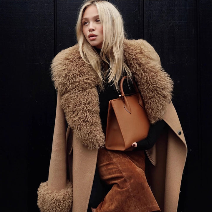 Damen Maxilanger Wollmixmantel mit abnehmbarem lockigem Faux‑Fur‑Schalkragen und Fellmanschetten Echoarchiv