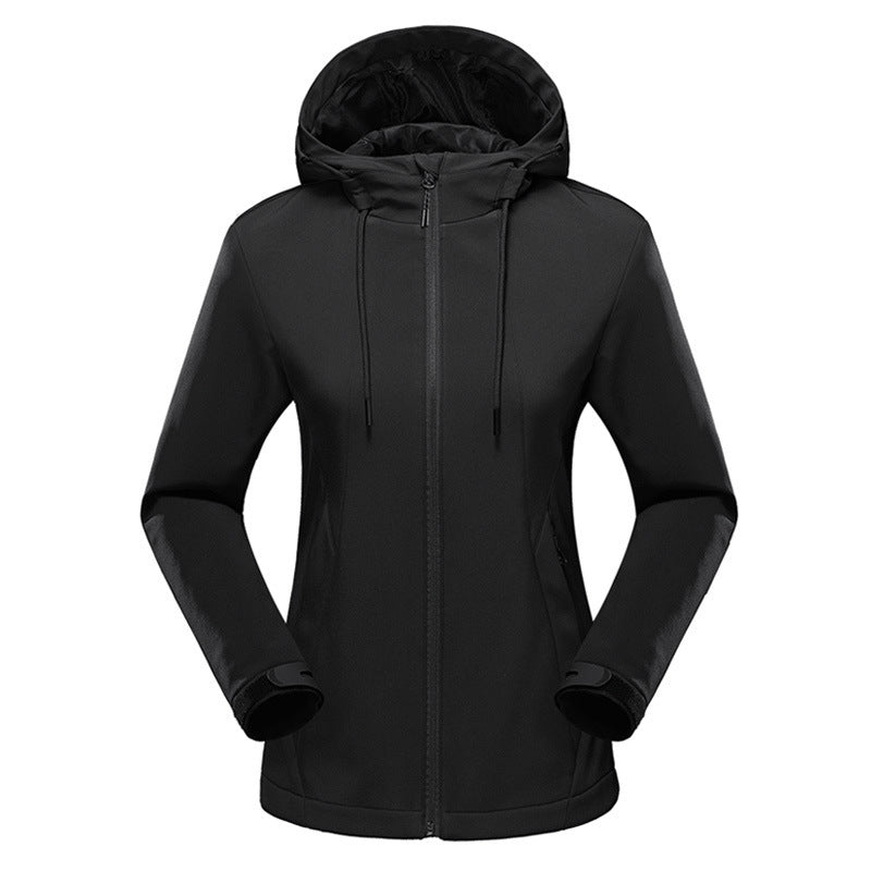 Damen Taillierte Softshell-Jacke mit Kapuze, winddichter Membran und verdeckten Reißverschlüssen – Célinea
