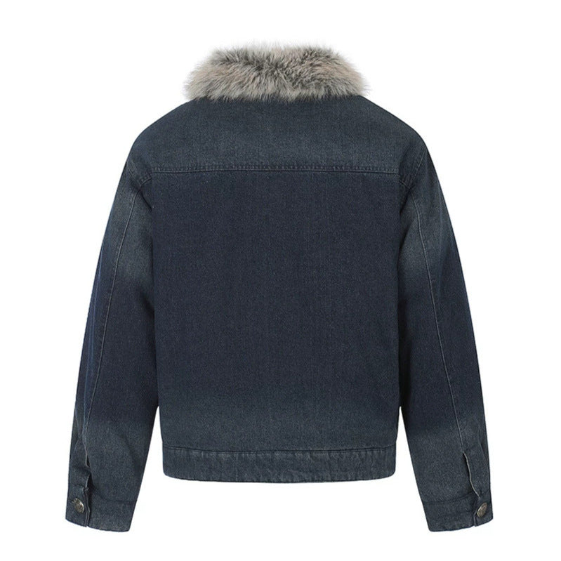 Damen Jeansjacke mit Kunstfellkragen und militärischen Zierknöpfen Echoarchiv