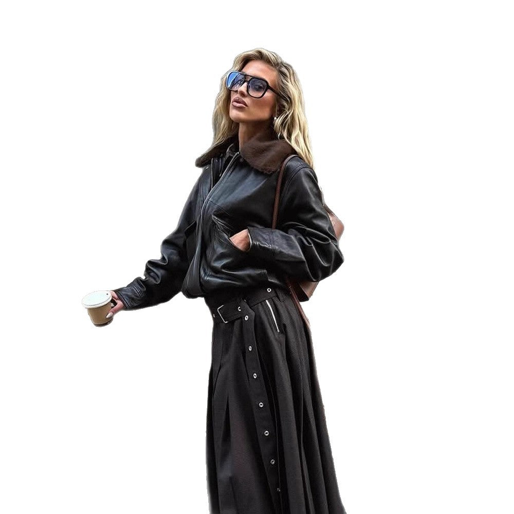 Damen Kurz geschnittene Lederoptik‑Fliegerjacke mit Teddykragen und tailliertem Rippbund Echoarchiv
