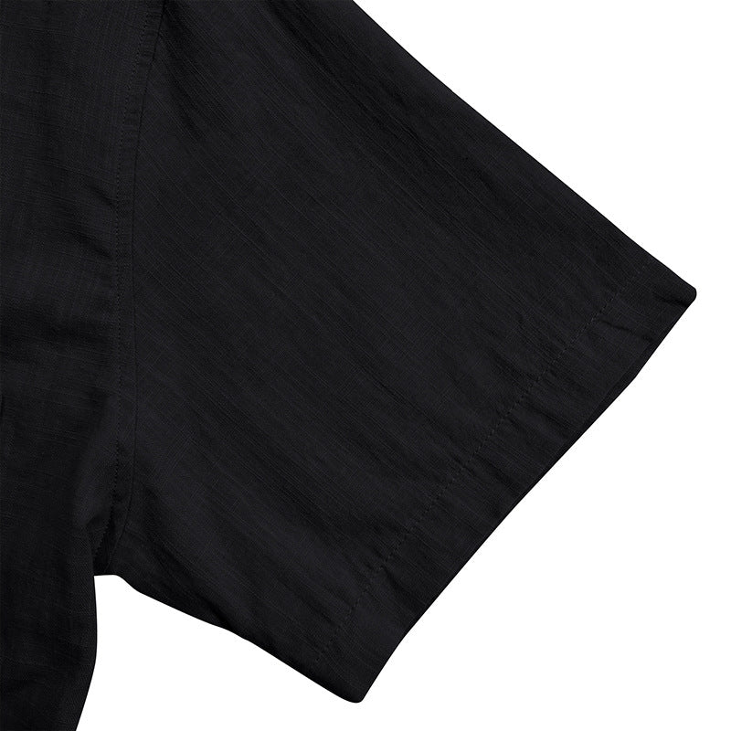Herren Kurzarm-Henley-Shirt mit strukturiertem Kragen und eleganten Knopfdetails Echoarchiv