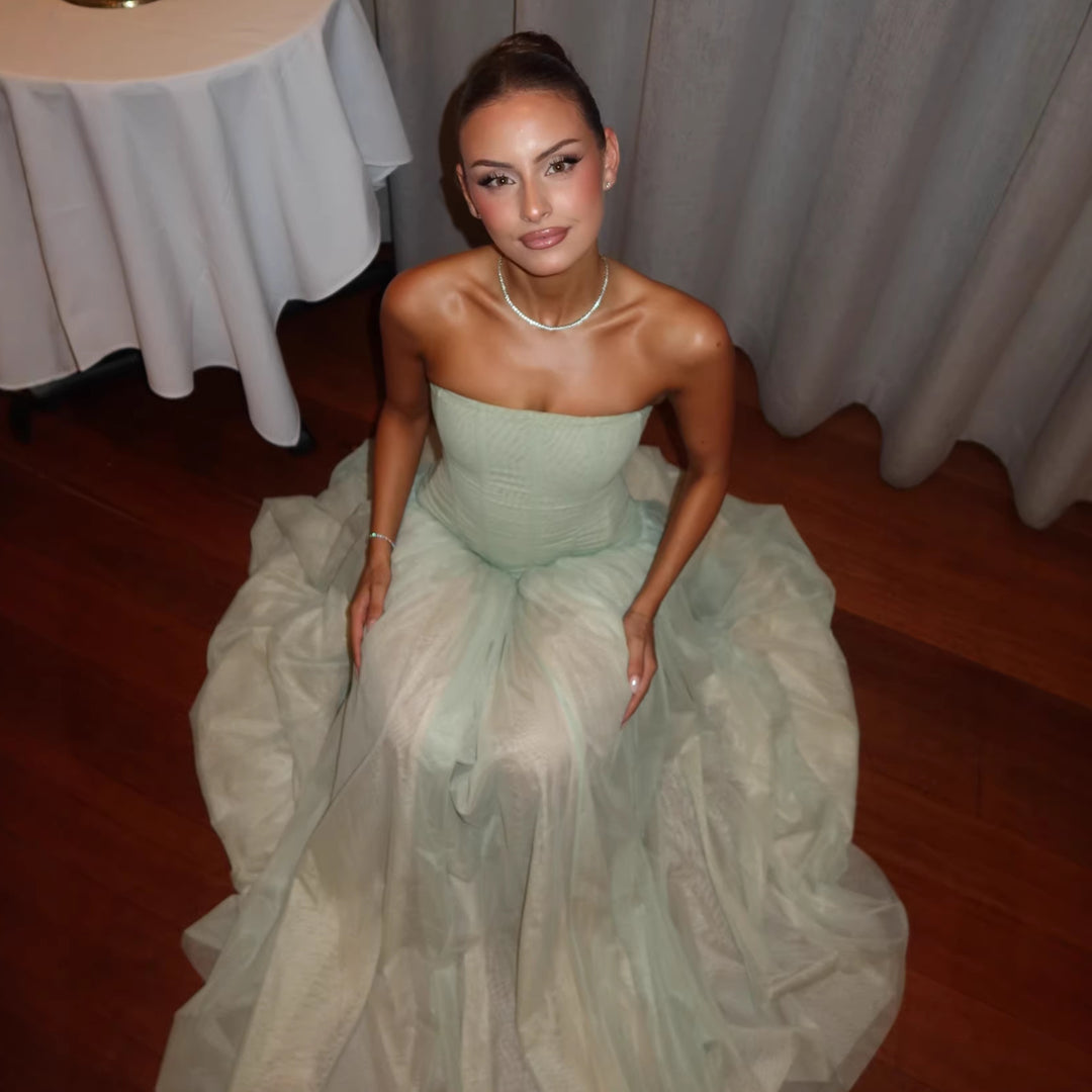 Damen elegantes, trägerloses Maxikleid mit fließendem Tüllrock Echo Archiv