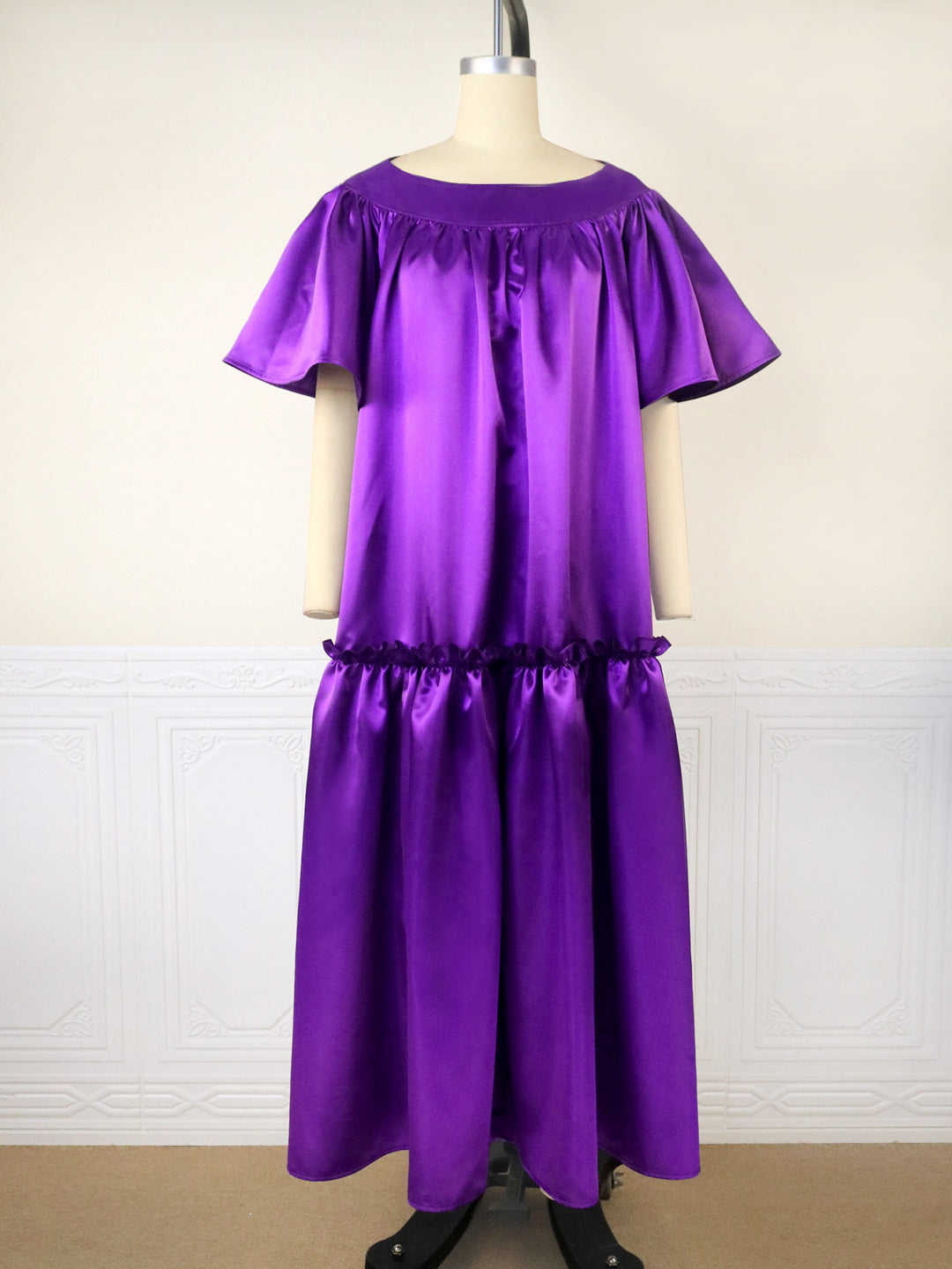 Damen Fließendes Maxikleid mit voluminösen Ärmeln Echo Archiv
