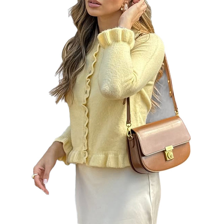 Damen kurz geschnittener Strickcardigan mit Volantknopfleiste und gerafften Bündchen – Veloura