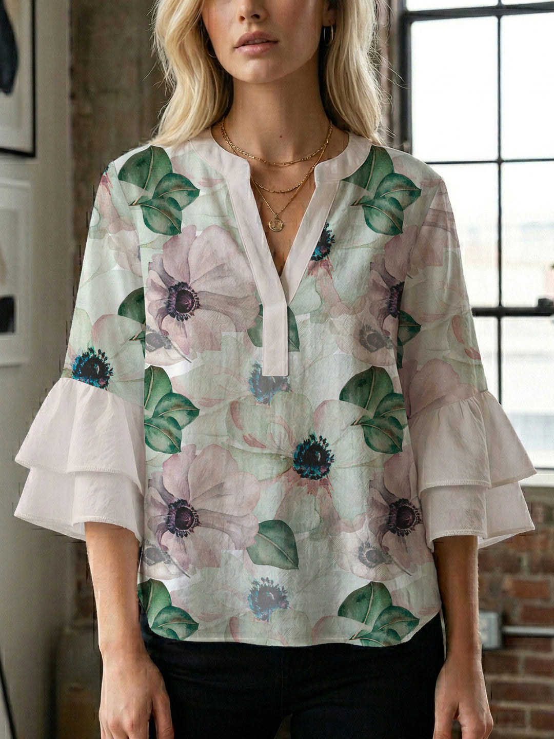 Damen Bluse mit voluminösen Ärmeln und floralem Design Echo Archiv
