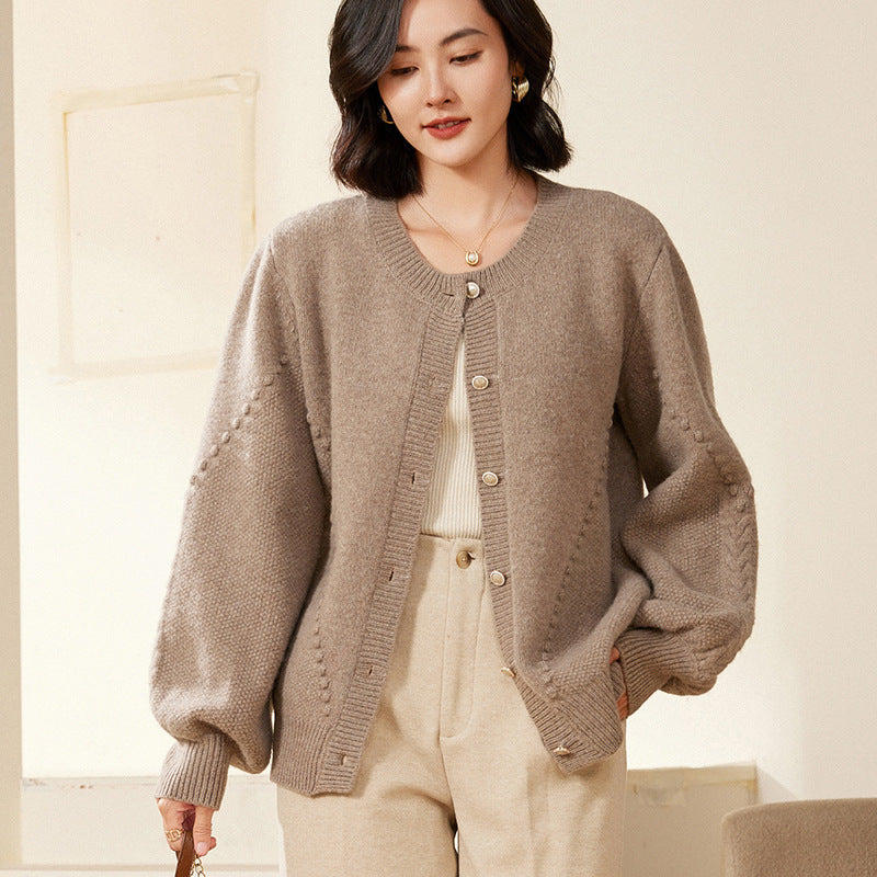 Damen Strickcardigan mit Strukturmuster, Ballonärmeln und Perlmuttknopfleiste Echoarchiv
