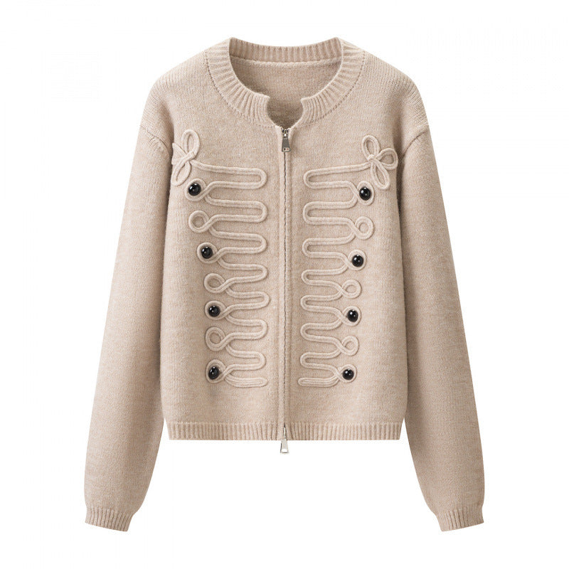 Damen Kurz geschnittene Strickjacke mit dekorativen Kordelapplikationen und Zwei-Wege‑Reißverschluss Echo Archiv