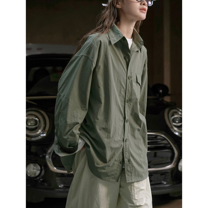 Damen Boxy-Field-Hemd aus leichtem Baumwoll-Twill mit Brustklappe und überschnittener Schulter Echoarchiv