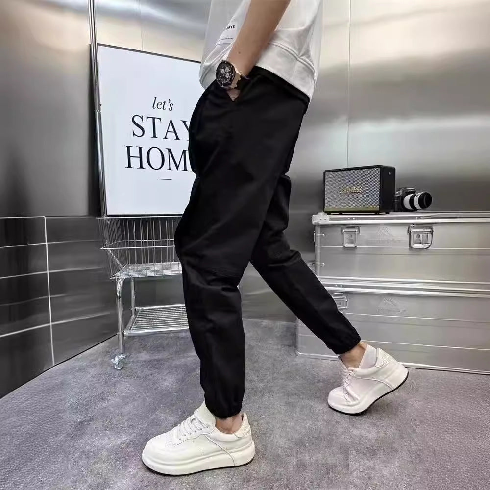 Herren modische Cargo-Hose mit praktischen Taschen und elastischem Bund Echoarchiv