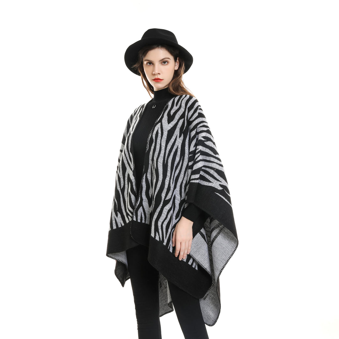 Damen Zebra‑Jacquard Poncho‑Cape im Oversize‑Kimono‑Fall aus weichem Feinstrick Echo Archiv