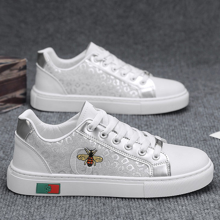 Damen modische Plateausneaker mit gestickter Bienenapplikation und dezenter Animalprägung Echo Archiv
