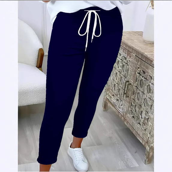 Damen Slim-Fit Jogginghose mit Tunnelzug und Umschlagbündchen Echoarchiv