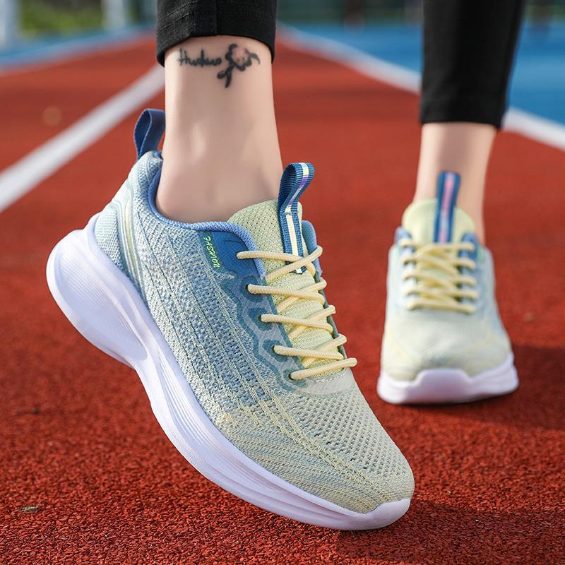 Unisex nan nahtloser Strick-Performance-Sneaker mit gepolsterter Wellen-Zwischensohle Echo Archiv