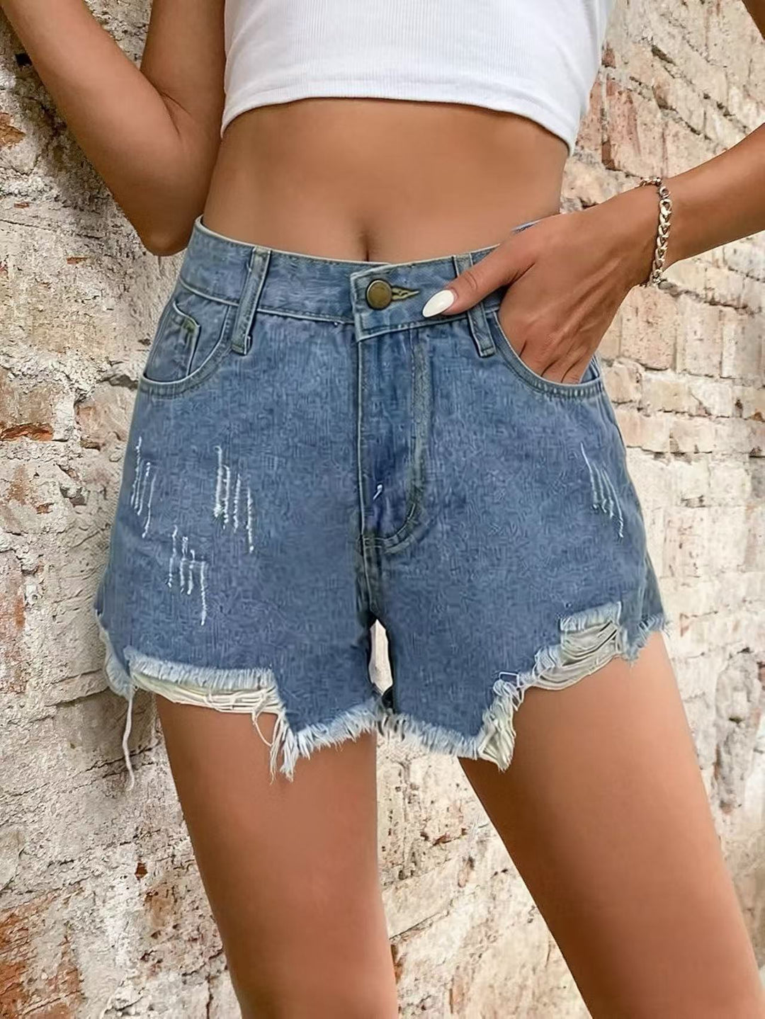 Damen modische Destroyed Denim-Shorts mit fransigem Saum Echo Archiv