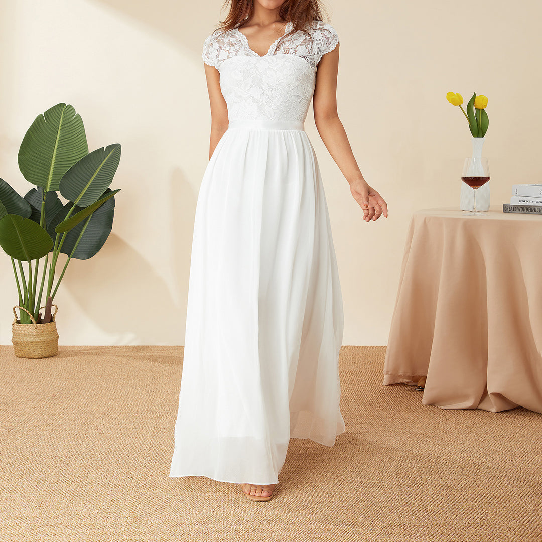 Damen Elegantes Spitzenkleid mit V-Ausschnitt Echo Archiv
