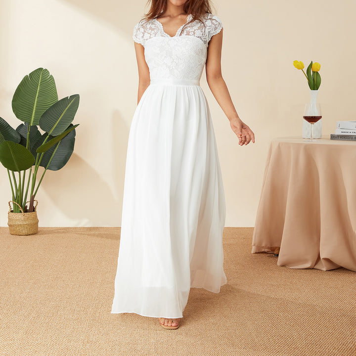 Damen Elegantes Spitzenkleid mit V-Ausschnitt Echo Archiv