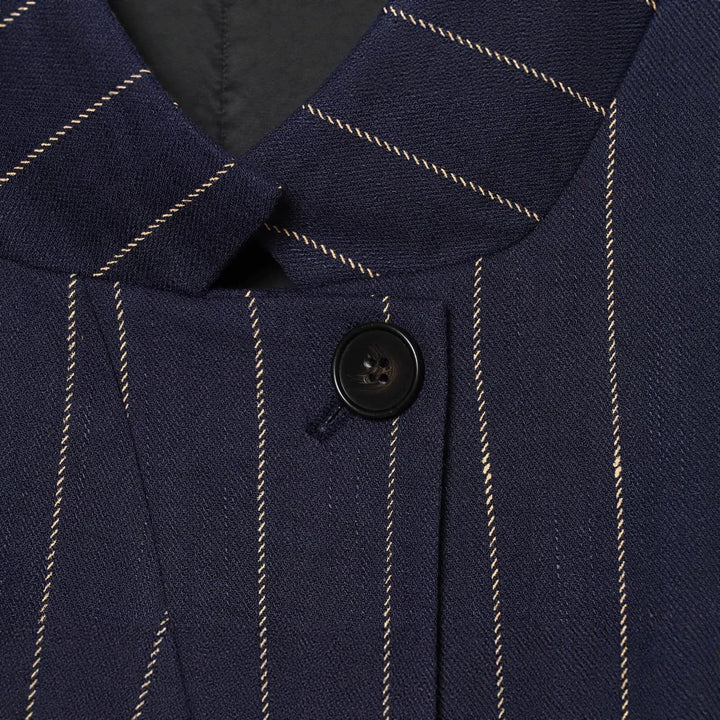 Damen Kurzblazer im Boxy-Cut mit Stehkragen und Nadelstreifen Echoarchiv