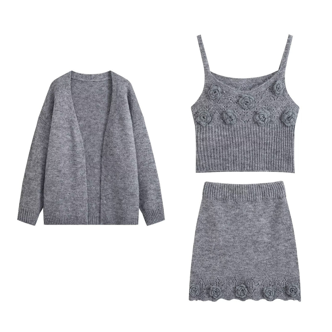 Damen Dreiteiliges Strickset mit offener Cardigan, Spaghettitop mit dreidimensionalen Blüten und tailliertem Rock Echo Archiv