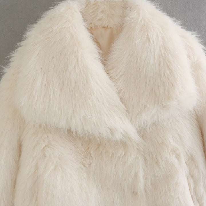 Damen Kurze Kunstfell-Jacke mit breitem Schalkragen Echoarchiv