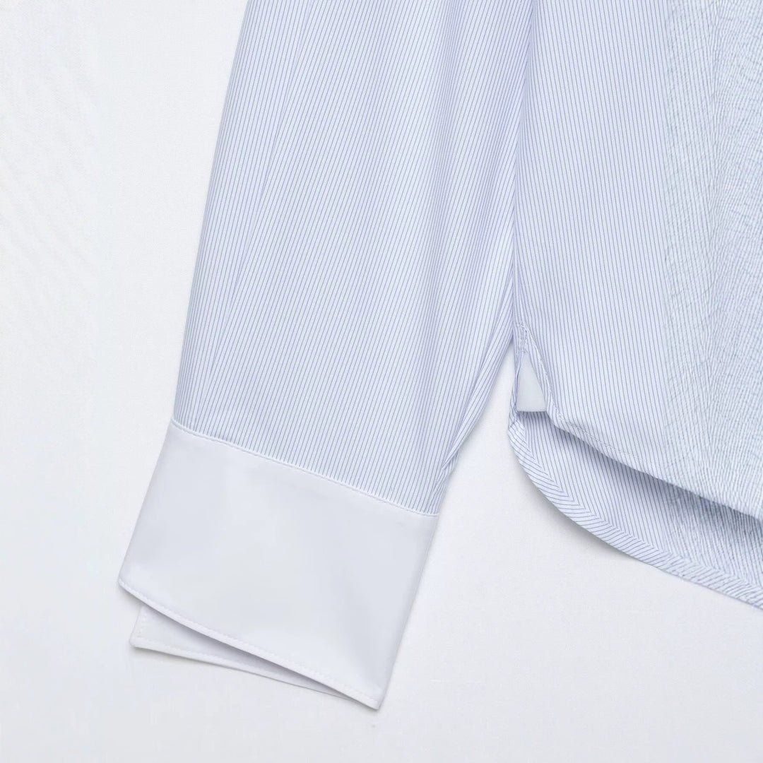Damen Oversize-Hemdbluse mit Kontrastkragen, Manschetten und Froschknopf-Detail Echo Archiv