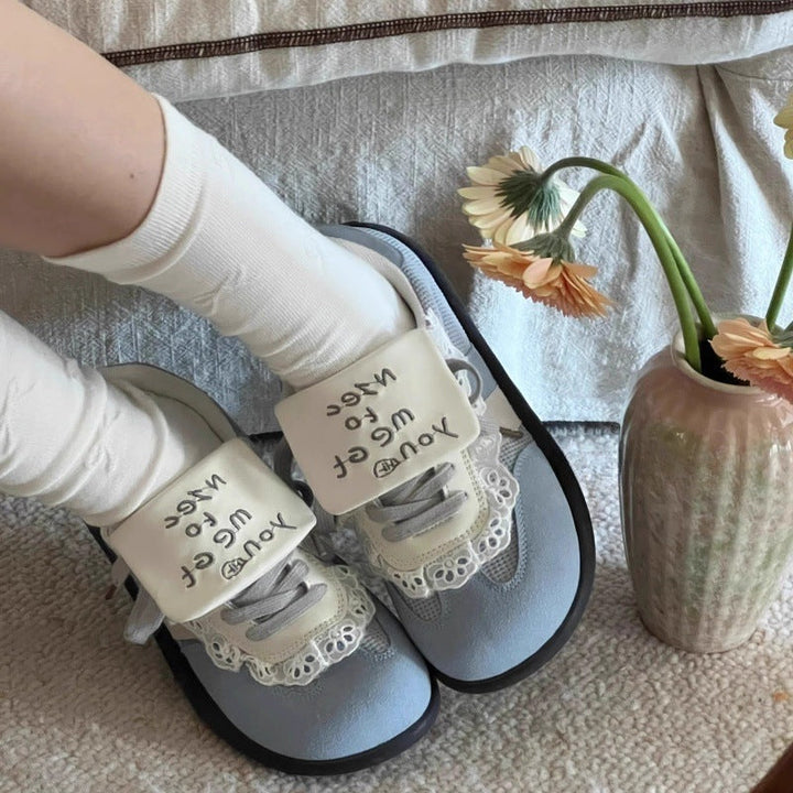 Damen Sneakers mit verspielten Spitzen-Details und weicher Sohle Echo Archiv