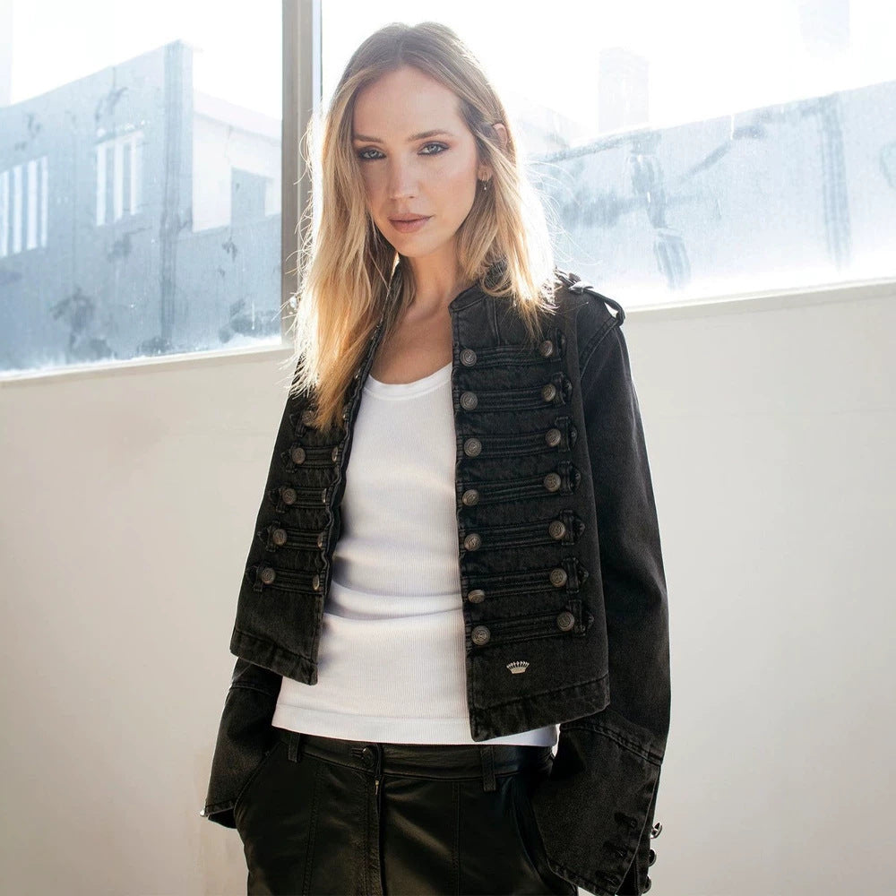 Damen Kurz-Jeansjacke mit Paradeborte und Zierknopfleiste Echoarchiv