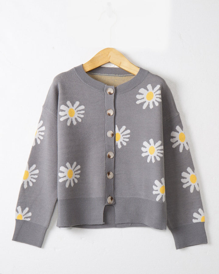 Damen Oversize-Strickcardigan mit Blumenapplikation, Perlmuttknöpfen und Wellensaum Echo Archiv