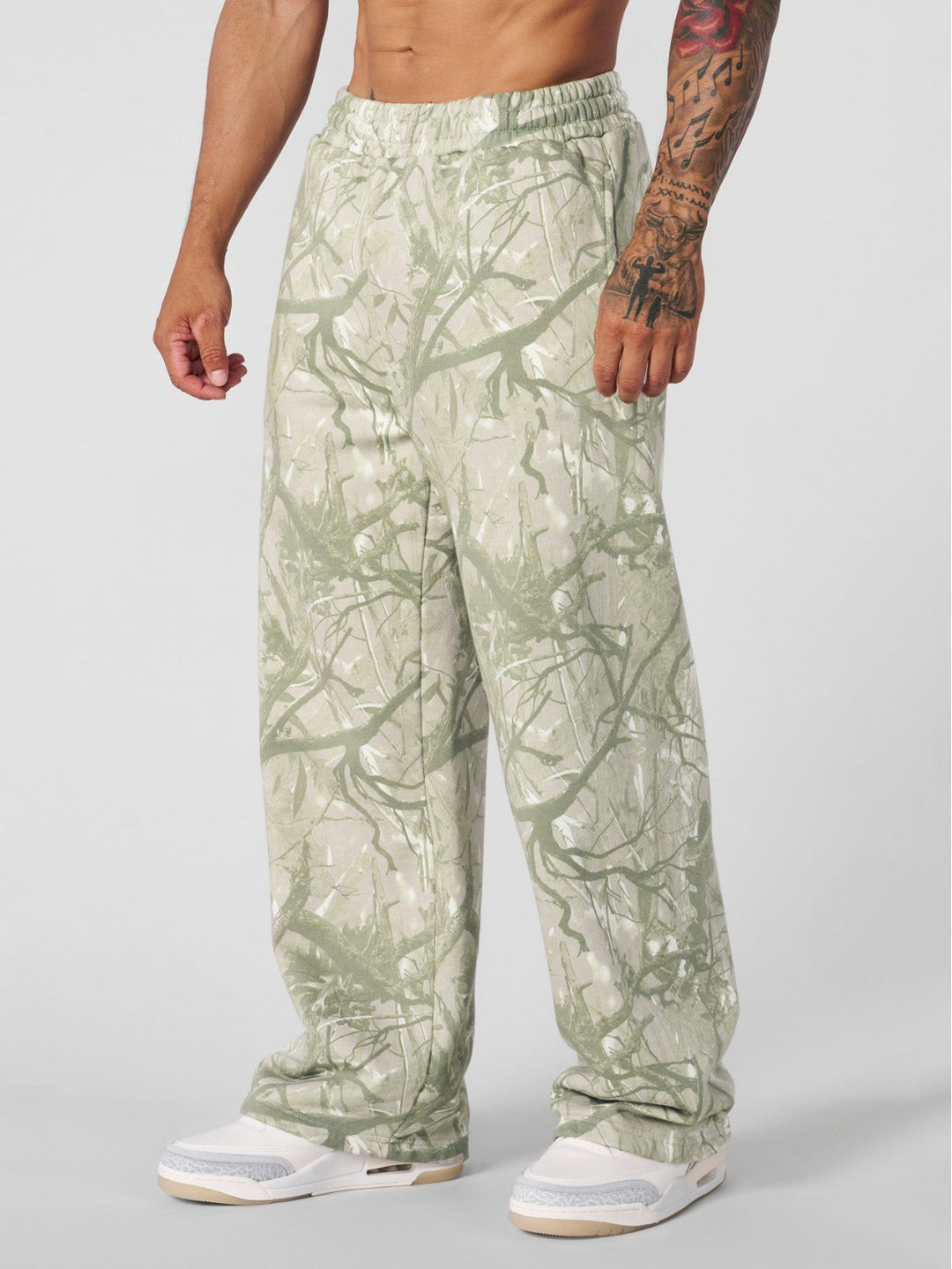 Herren Cargohose im lässigen Camouflage-Look mit praktischem Elastikbund Echoarchiv