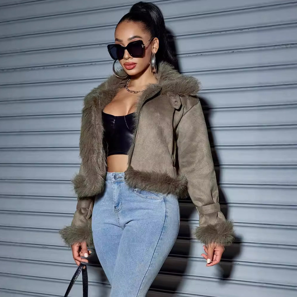 Damen Kurzjacke aus Wildlederoptik mit Fellbesatz, Kapuze & Reißverschluss – Célinea