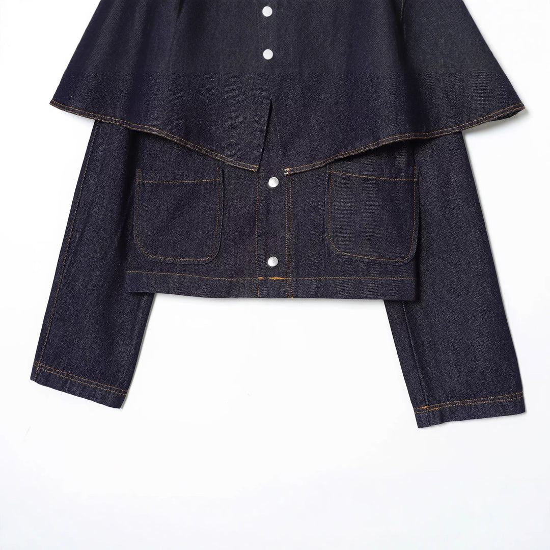 Damen Kurze Jeansjacke mit Cape‑Einsatz, Pattentaschen und Druckknöpfen Echo Archiv