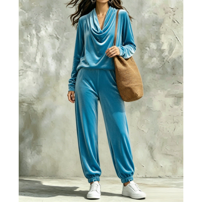 Damen Samt-Lounge-Set mit Wasserfallkragen und Jogger-Hose Echoarchiv