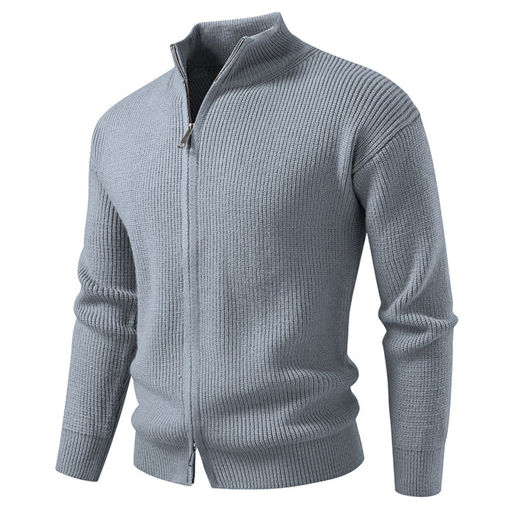Herren Strickjacke mit hohem Kragen und innovativem Reißverschluss Echoarchiv