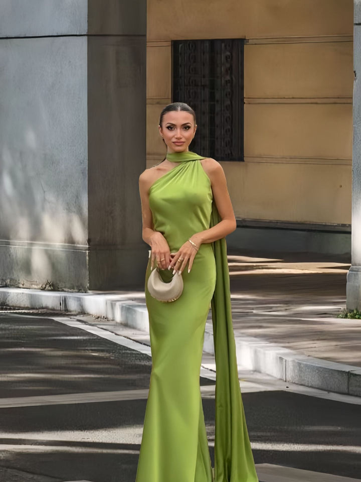 Damen Elegantes und fließendes Abendkleid mit asymmetrischem Ausschnitt Echoarchiv