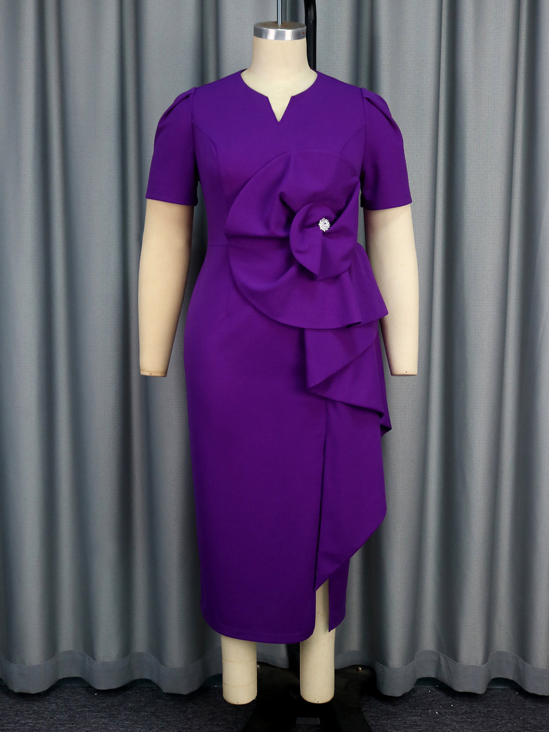Damen Elegantes Maxikleid mit exquisiter Drapierung und floralen Akzenten Echo Archiv